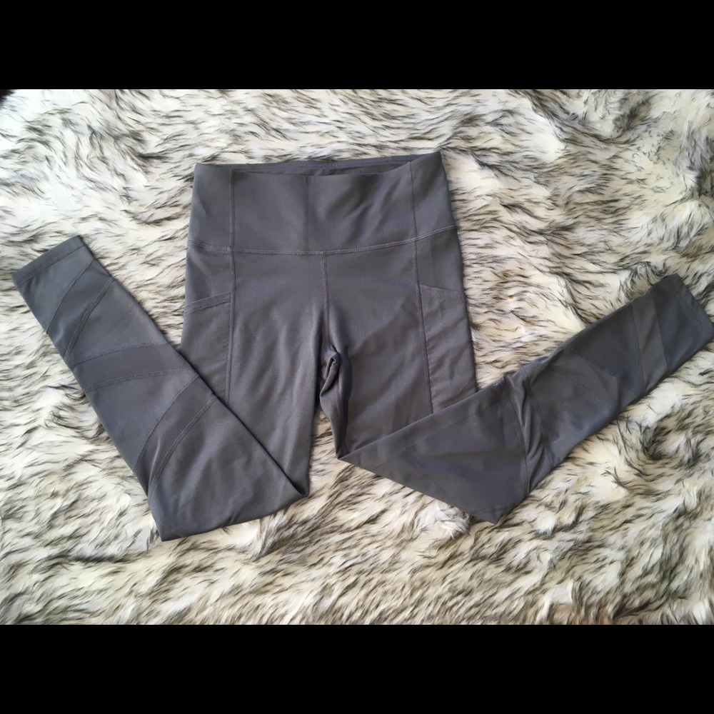 Mono B leggings/ medium